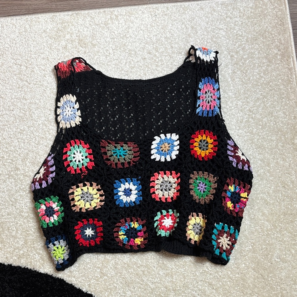Colorful cropped Crochet Patterned Top